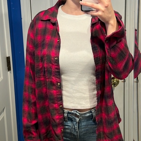 BUNDLE: 2 sweaters, a flannel, and a sweater - Picture 5 of 16